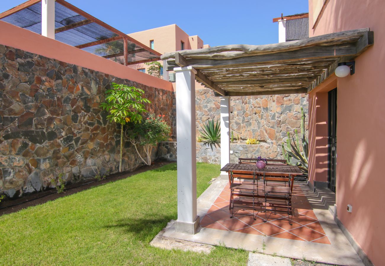 Villa a San Bartolomé de Tirajana - HomeForGuest Salobre Villa, 5PAX, WIFI, POOL, GREAT VIEWS