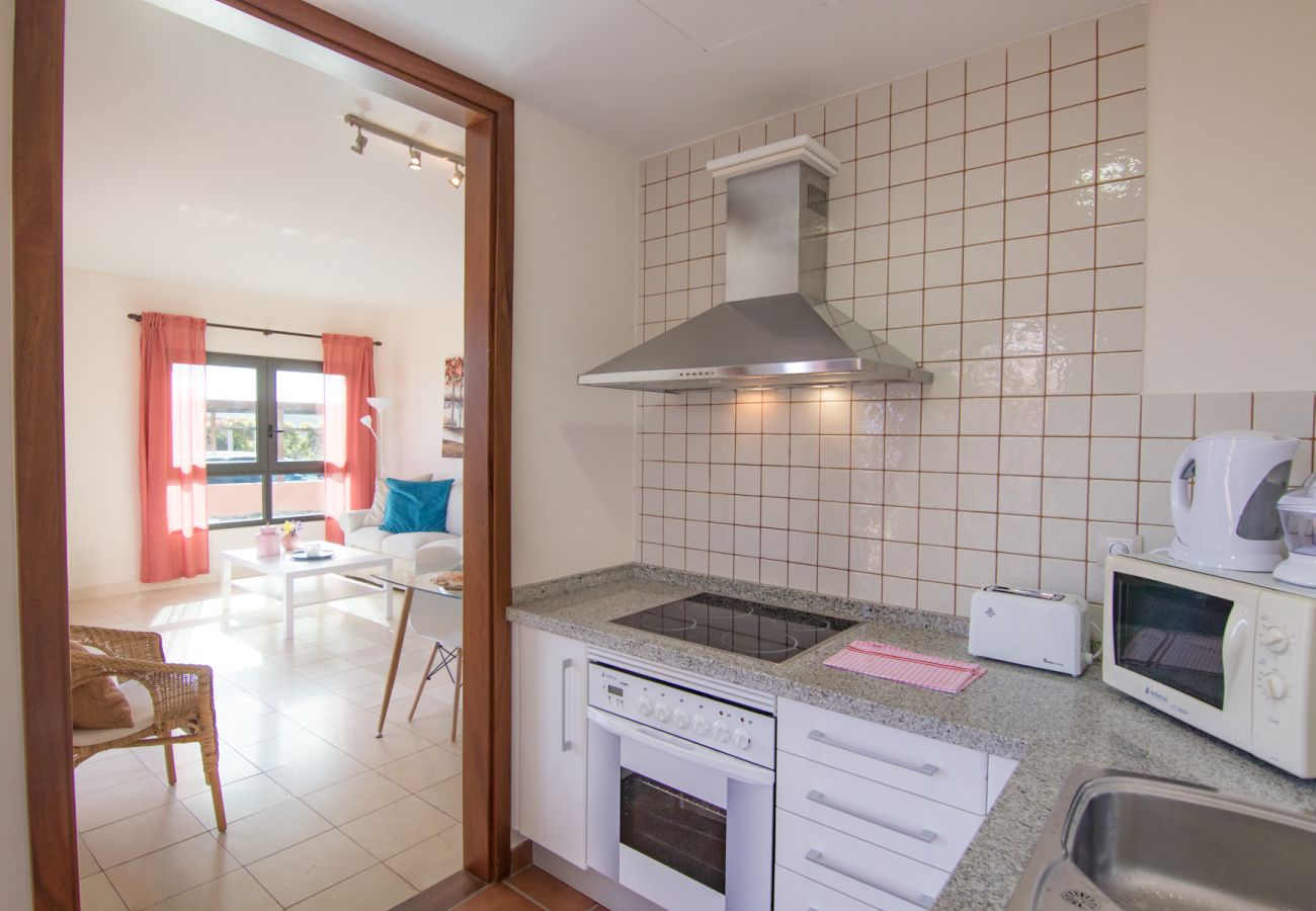 Villa a San Bartolomé de Tirajana - HomeForGuest Salobre Villa, 5PAX, WIFI, POOL, GREAT VIEWS