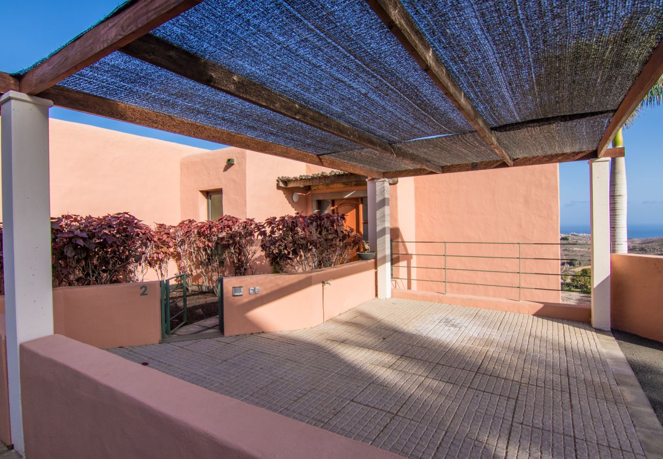 Villa a San Bartolomé de Tirajana - HomeForGuest Salobre Villa, 5PAX, WIFI, POOL, GREAT VIEWS