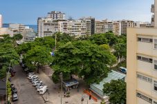 Appartamento a Rio de Janeiro - 6 minutos da praia de Ipanema e próximo do metrô | J801