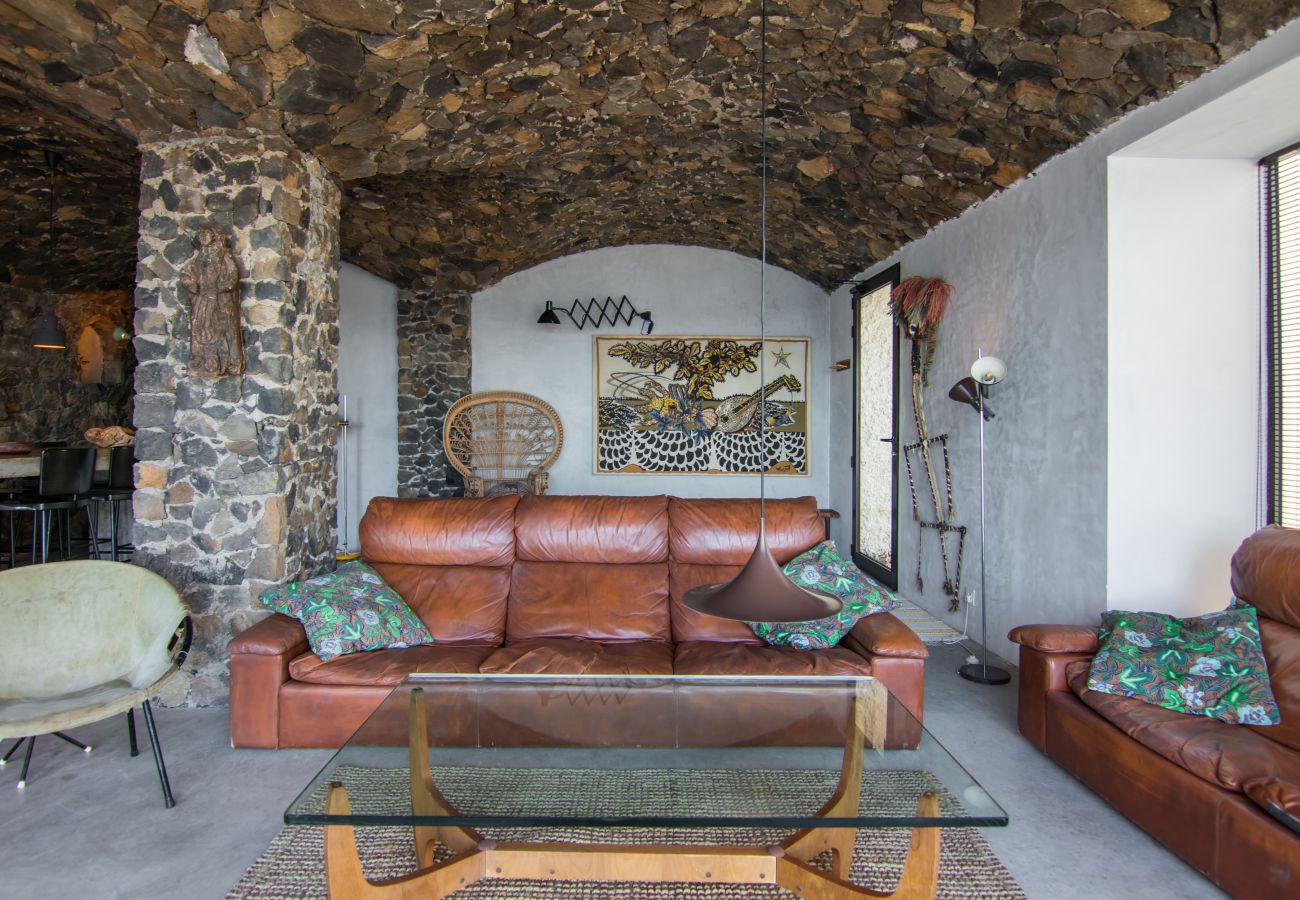 Appartamento a Arico - HomeForGuest NextDoor Oasis: fronte oceano, terrazza, piscina naturale- HomeForGuest