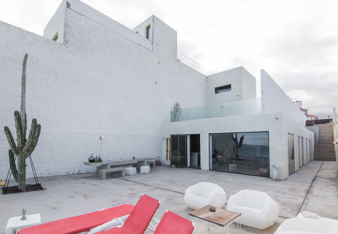 Appartamento a Arico - HomeForGuest NextDoor Oasis: fronte oceano, terrazza, piscina naturale- HomeForGuest