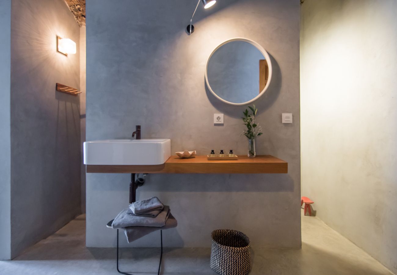 Appartamento a Arico - HomeForGuest NextDoor Oasis: fronte oceano, terrazza, piscina naturale- HomeForGuest