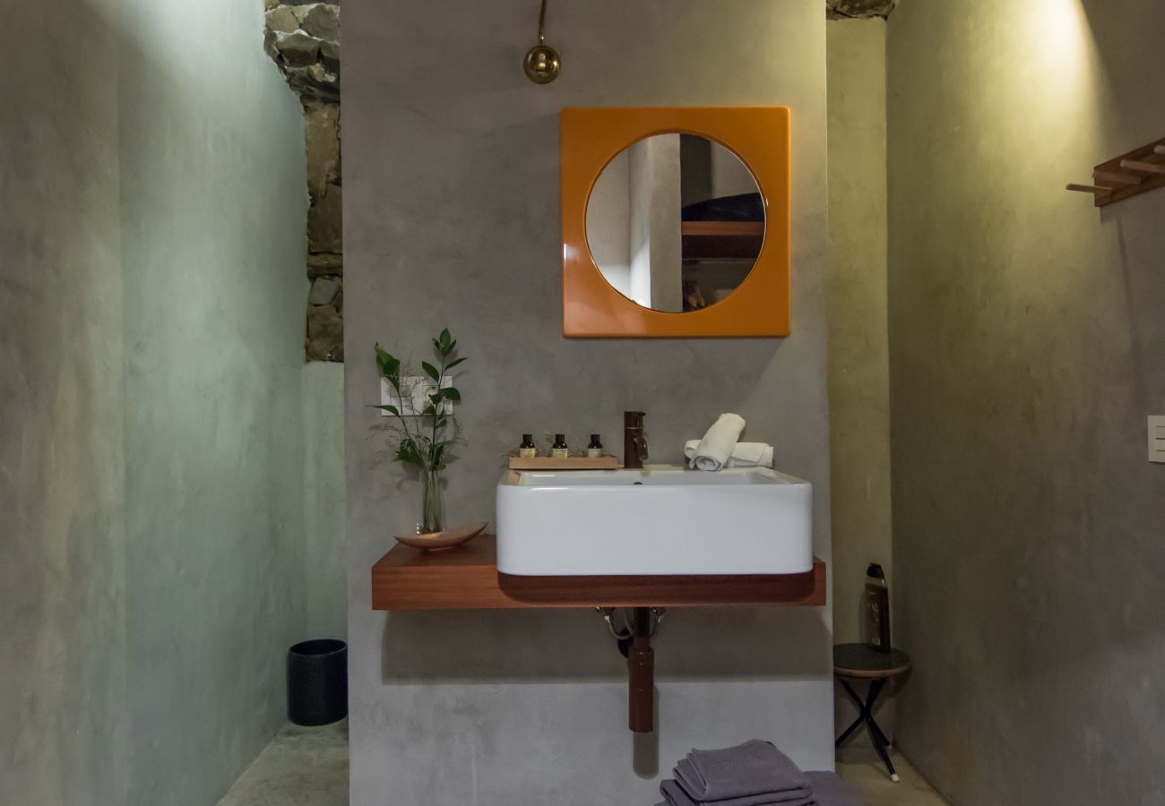 Appartamento a Arico - HomeForGuest NextDoor Oasis: fronte oceano, terrazza, piscina naturale- HomeForGuest