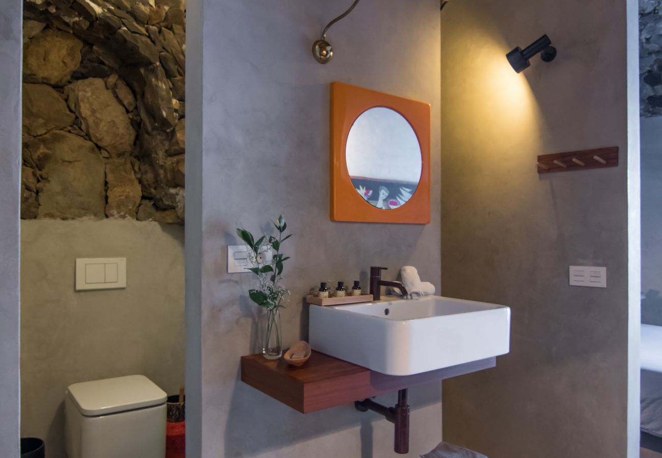 Appartamento a Arico - HomeForGuest NextDoor Oasis: fronte oceano, terrazza, piscina naturale- HomeForGuest