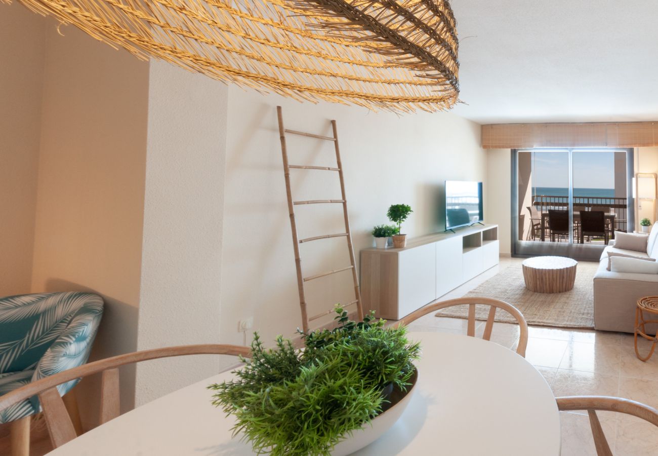 Appartamento a Playa de Gandía - Ristrutturato, con aria condizionata, riscaldamento, Wifi, Frontline, terrazza, canali internazionali