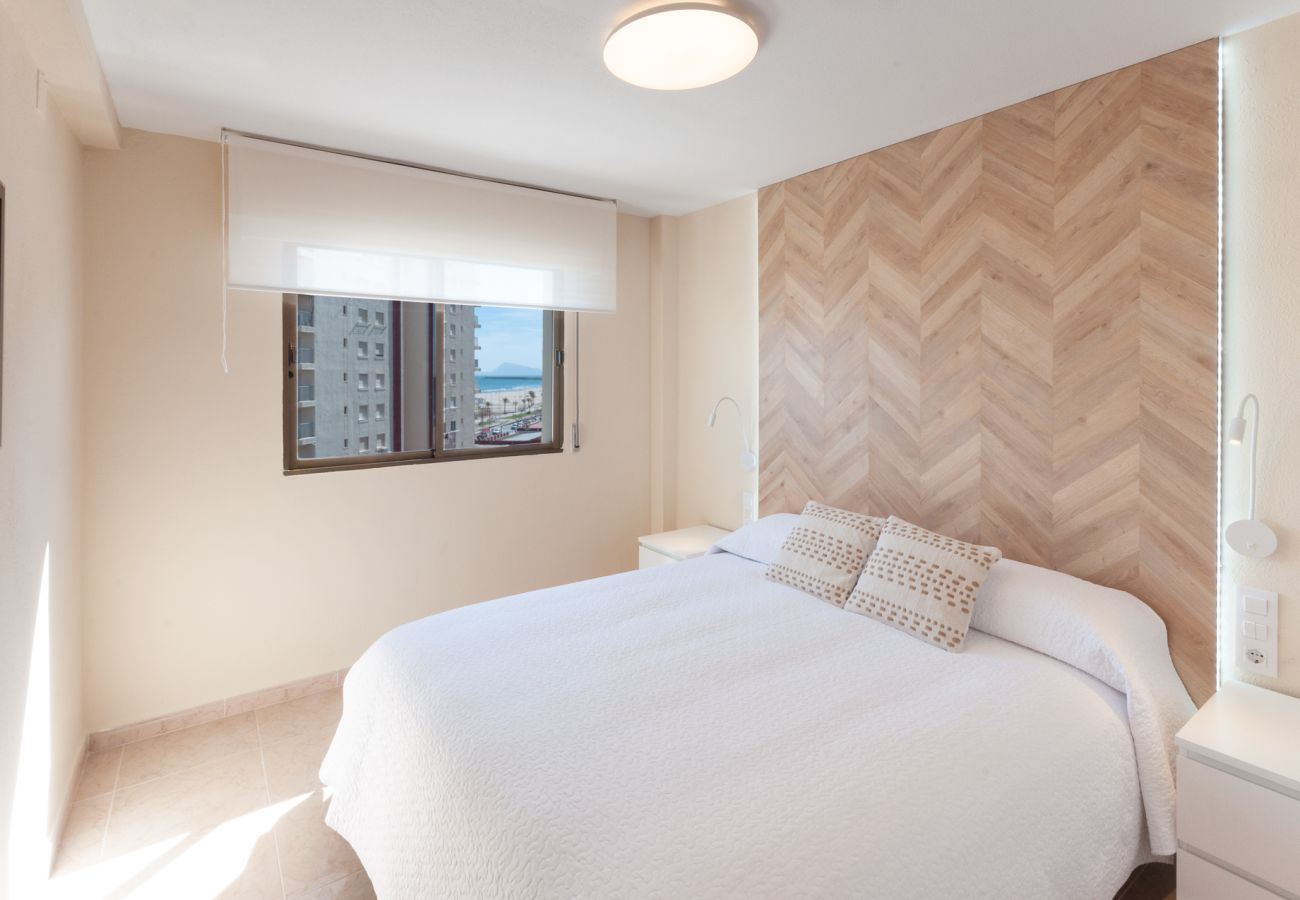 Appartamento a Playa de Gandía - Ristrutturato, con aria condizionata, riscaldamento, Wifi, Frontline, terrazza, canali internazionali