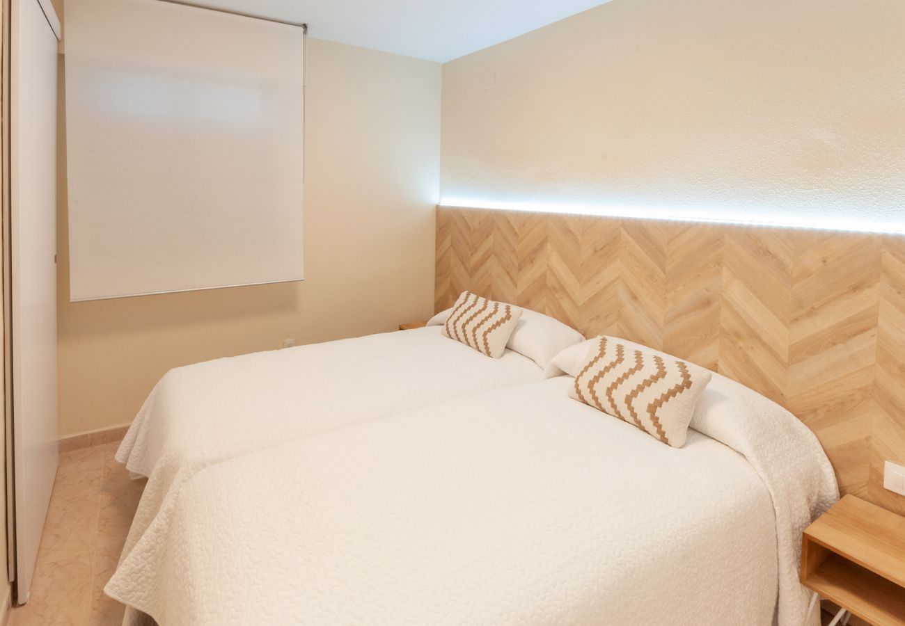 Appartamento a Playa de Gandía - Ristrutturato, con aria condizionata, riscaldamento, Wifi, Frontline, terrazza, canali internazionali