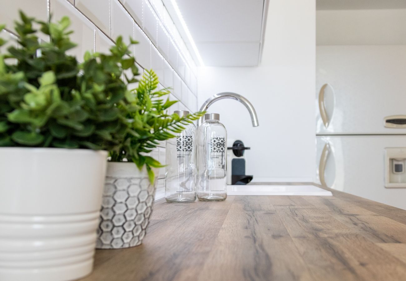 Appartamento a Playa de Gandía - Ristrutturato, con aria condizionata, riscaldamento, Wifi, Frontline, terrazza, canali internazionali