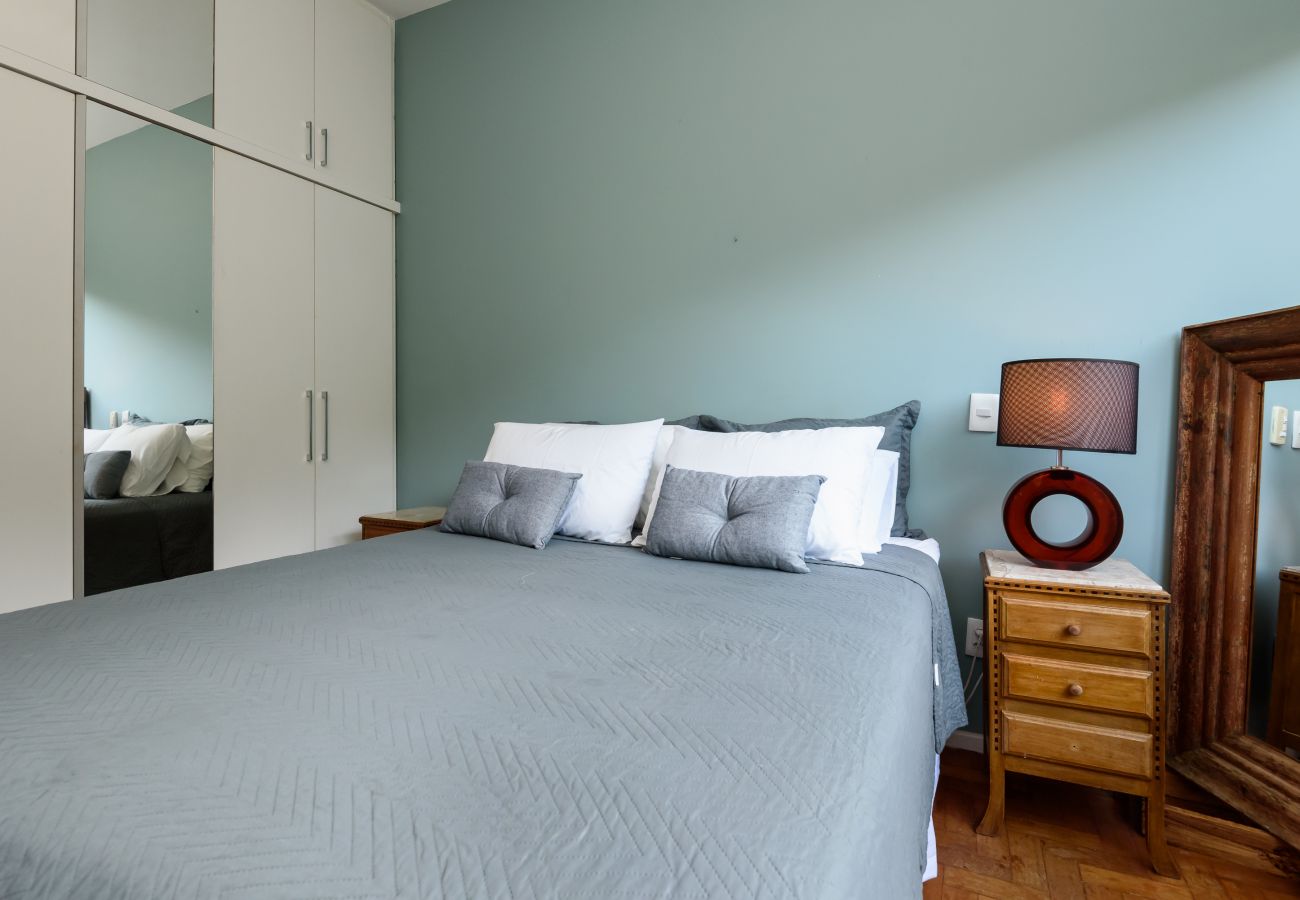 Appartamento a Rio de Janeiro - Sossego em Copa | Vista arborizada | BR1009