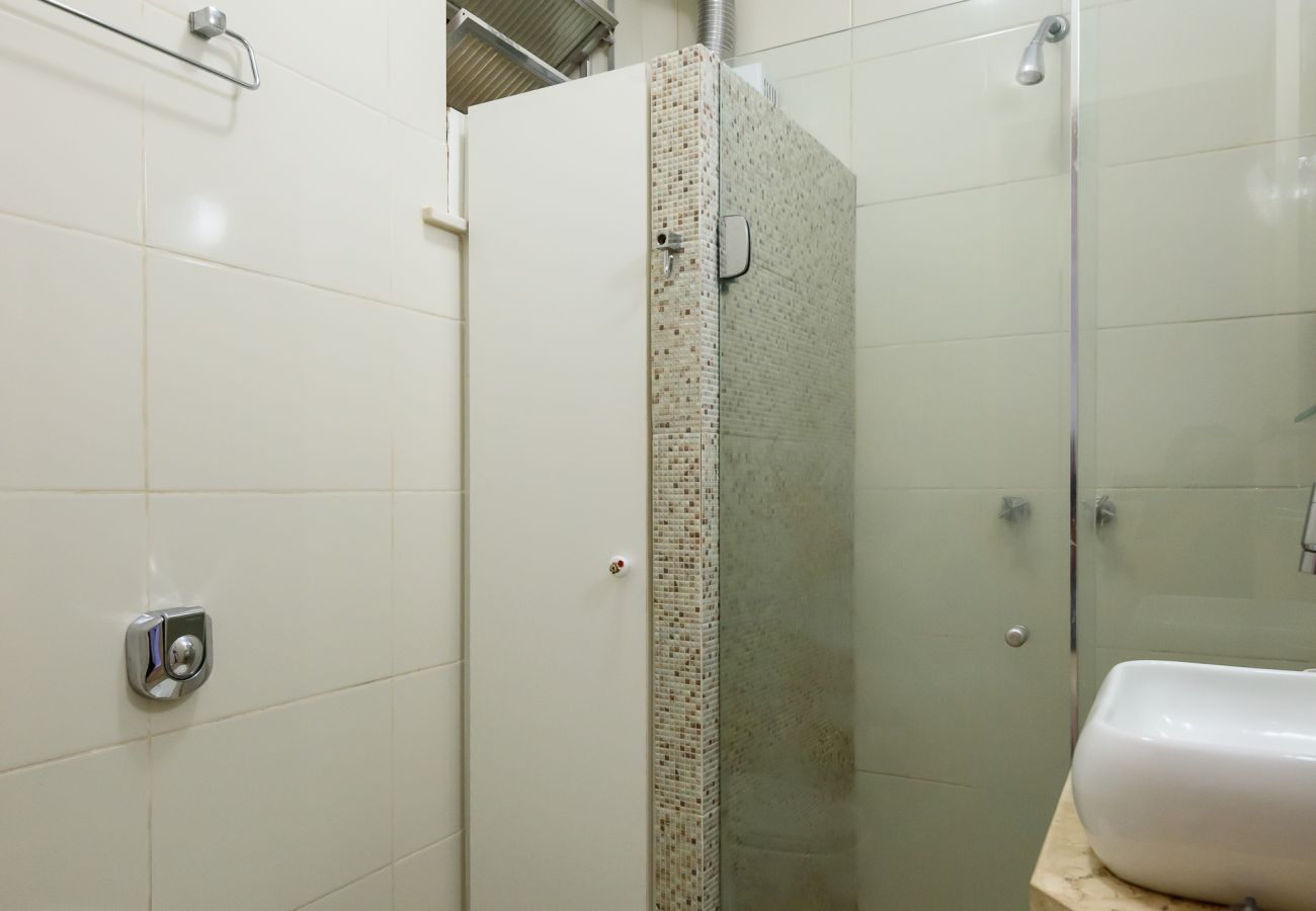 Appartamento a Rio de Janeiro - Sossego em Copa | Vista arborizada | BR1009