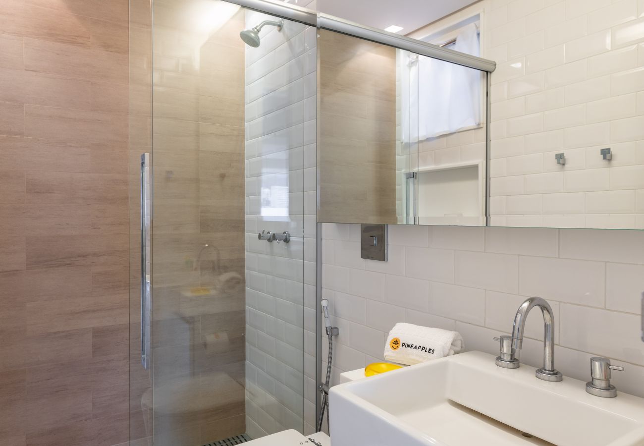 Appartamento a Rio de Janeiro - Belo no Leblon |Vista p/ Morro 2 irmãos| GUC6 ZN1