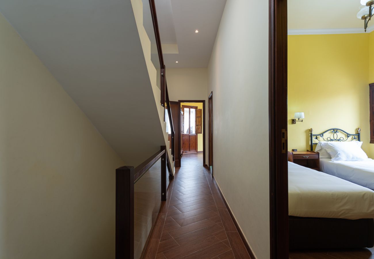 Appartamento a Arucas - HomeForGuest NUOVO Duplex con tetto vicino alla cattedrale di Arucas