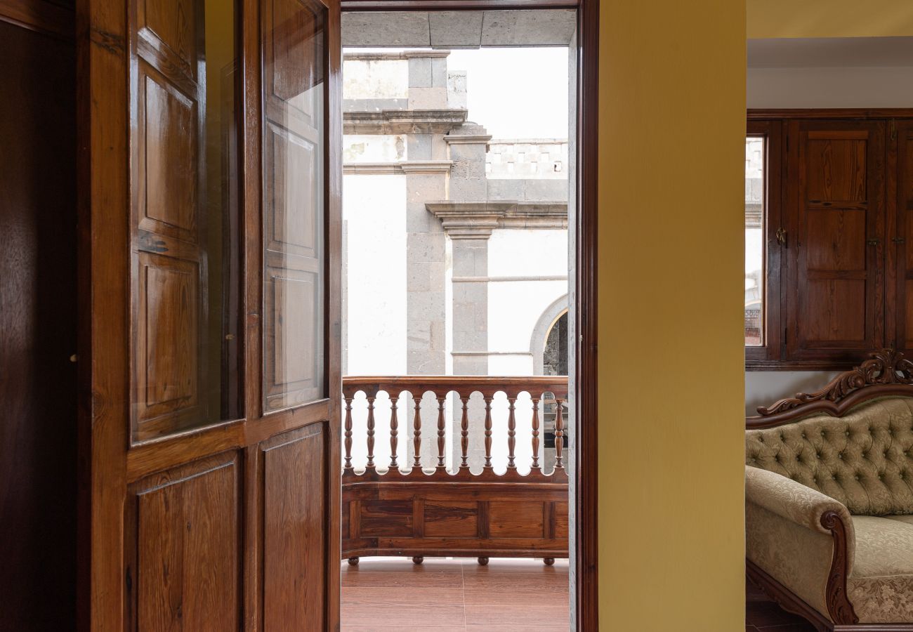 Appartamento a Arucas - HomeForGuest NUOVO Duplex con tetto vicino alla cattedrale di Arucas