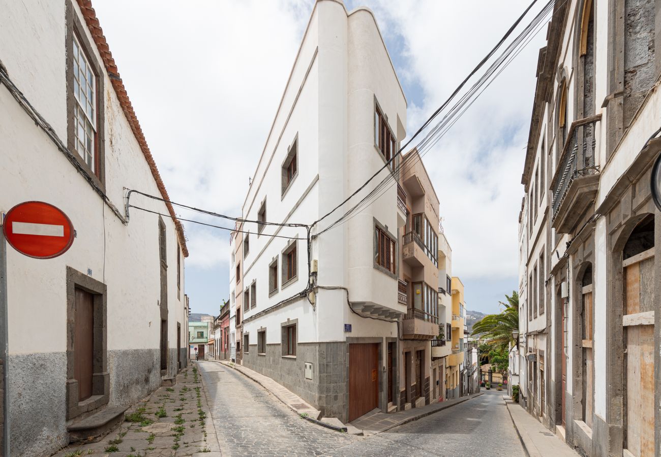 Appartamento a Arucas - HomeForGuest NUOVO Duplex con tetto vicino alla cattedrale di Arucas