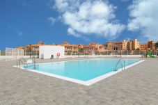 Appartamento a Caleta de Fuste - HomeForGuest Flat with large terrace in modern residential complex with swimming pool