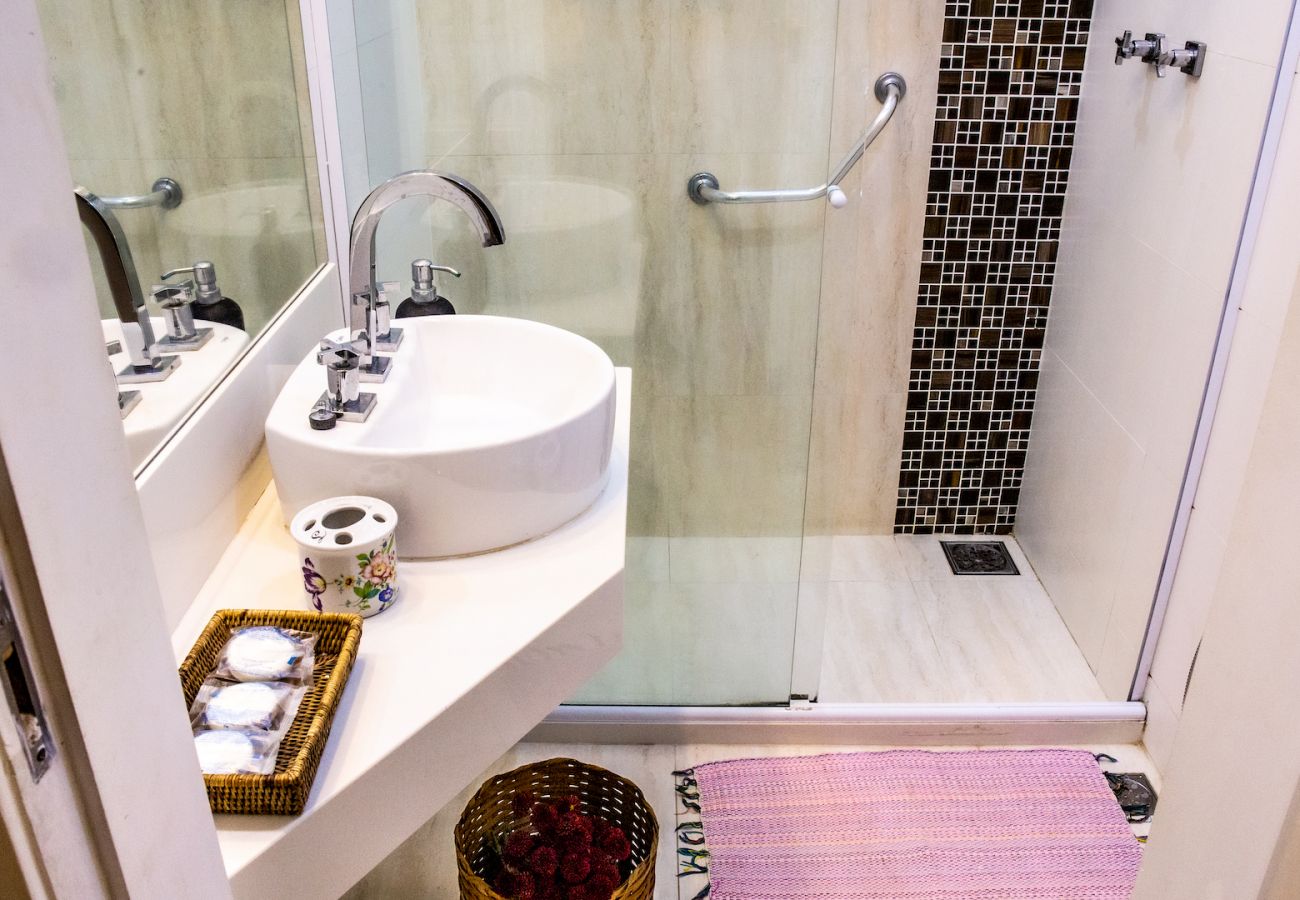 Appartamento a Rio de Janeiro - 5 minutos da Praia do Leblon | AP204