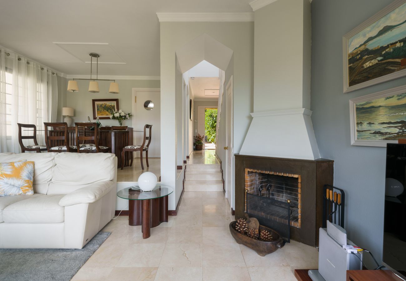 Casa a Santa Brígida - House with cozy garden BBQ 