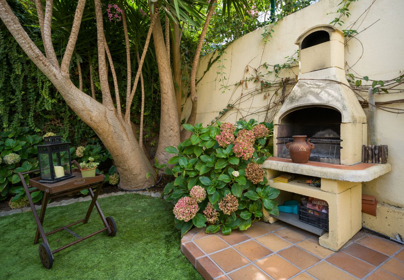 Casa a Santa Brígida - House with cozy garden BBQ 