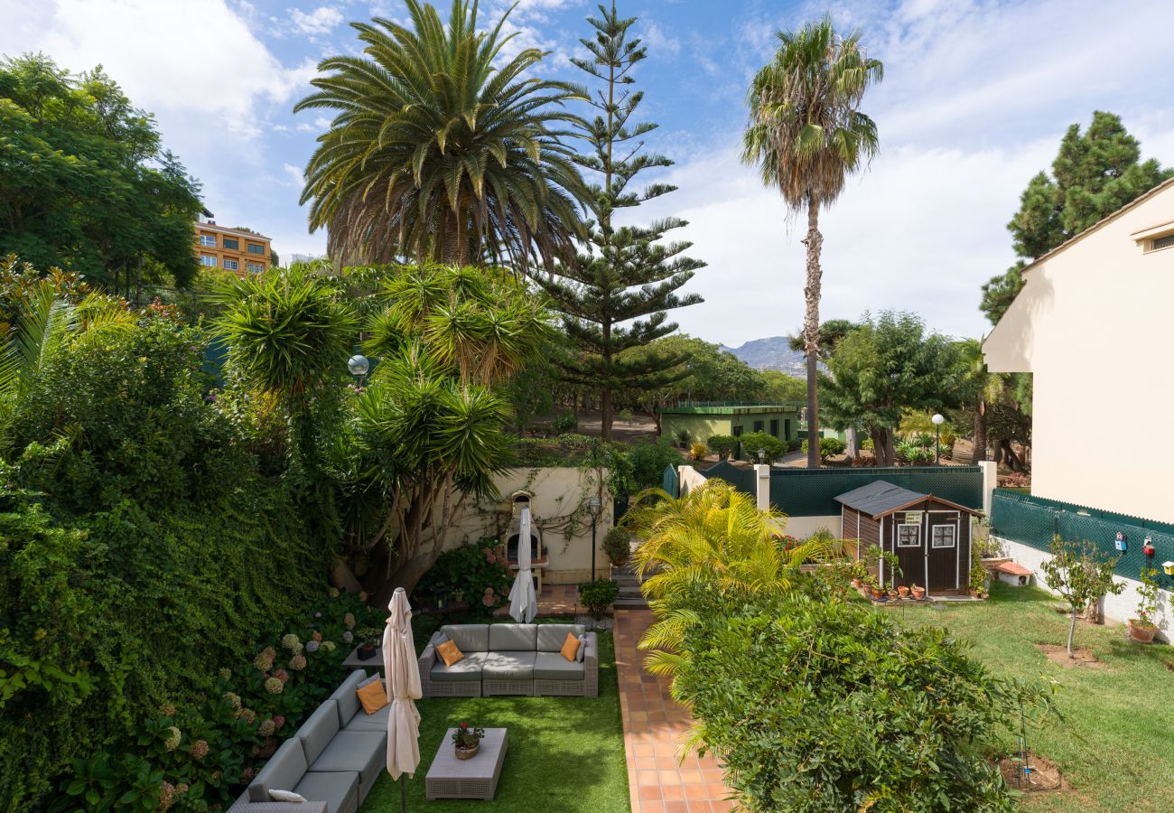 Casa a Santa Brígida - House with cozy garden BBQ 