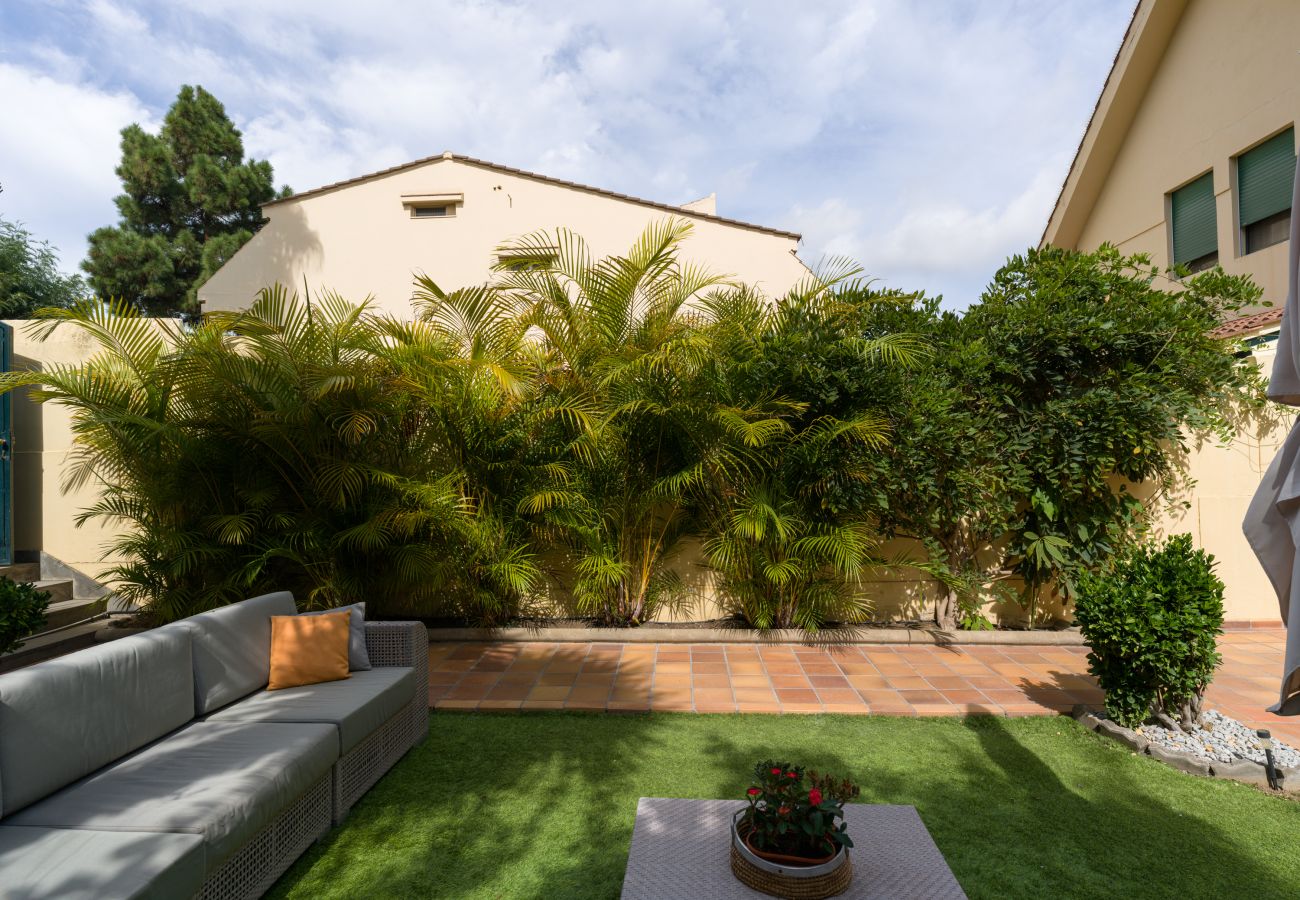 Casa a Santa Brígida - House with cozy garden BBQ 