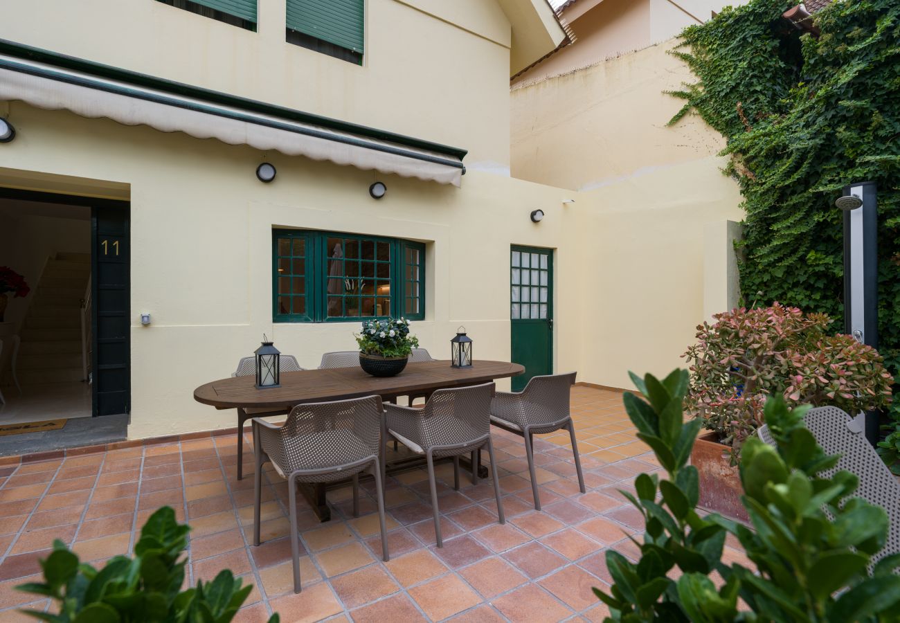 Casa a Santa Brígida - House with cozy garden BBQ 