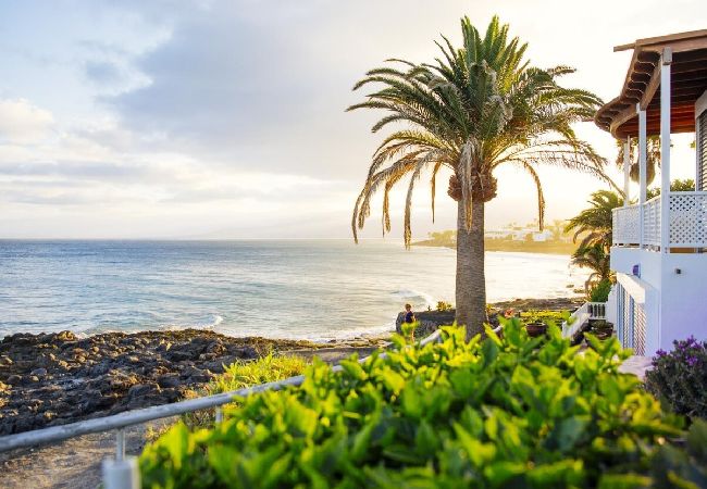 Studio a Puerto del Carmen - ZOE; dos camas, TV, WIFI, cocina equipada, baño, piscina y solarium  Studio a Puerto del Carmen - ZOE; dos camas, TV, WIFI, cocina equipada, baño, piscina y solarium