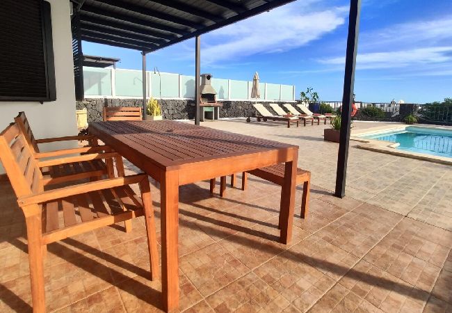 Villa a Tías - Villa 21, lujosa villa con piscina climatizada  Villa a Tías - Villa 21, lujosa villa con piscina climatizada