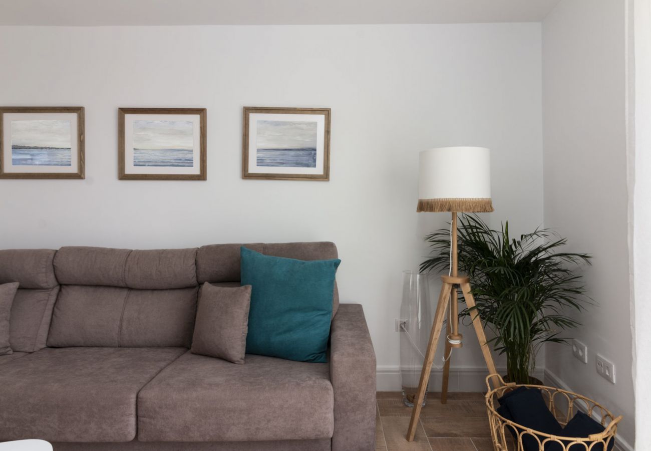 Appartamento a Los Cristianos - HomeForGuest Ático Cecilia con terraza y vistas al mar en Los Cristianos