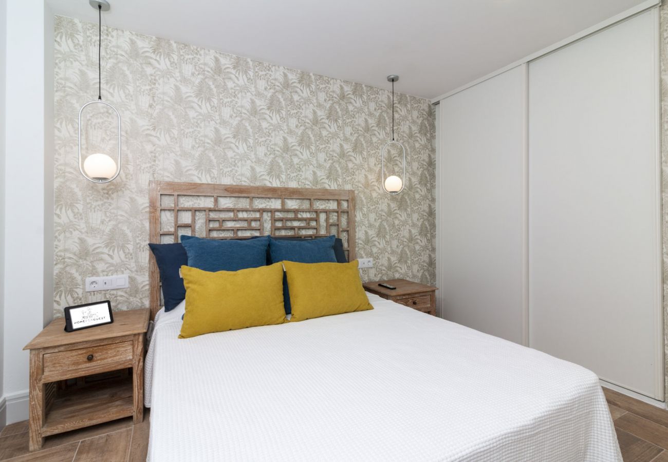 Appartamento a Los Cristianos - HomeForGuest Ático Cecilia con terraza y vistas al mar en Los Cristianos