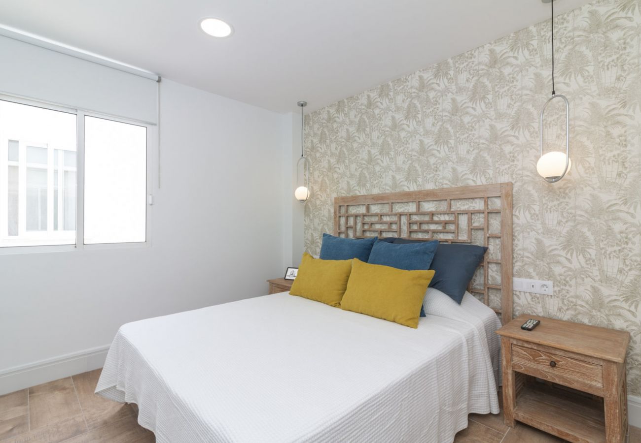 Appartamento a Los Cristianos - HomeForGuest Ático Cecilia con terraza y vistas al mar en Los Cristianos