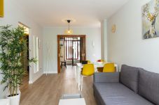Appartamento a Arona - HomeForGuest New* Modern Apartment with pool