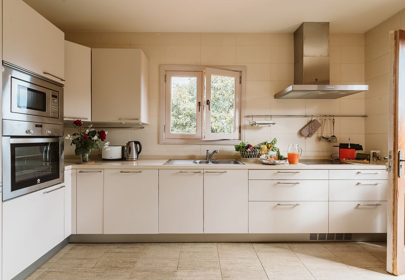 Casa rurale a Tacoronte - HomeForGuest Rural House El Laurel with terrace and large gardens