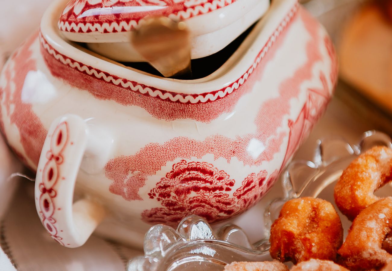 Casa rurale a Tacoronte - HomeForGuest Rural House El Laurel with terrace and large gardens