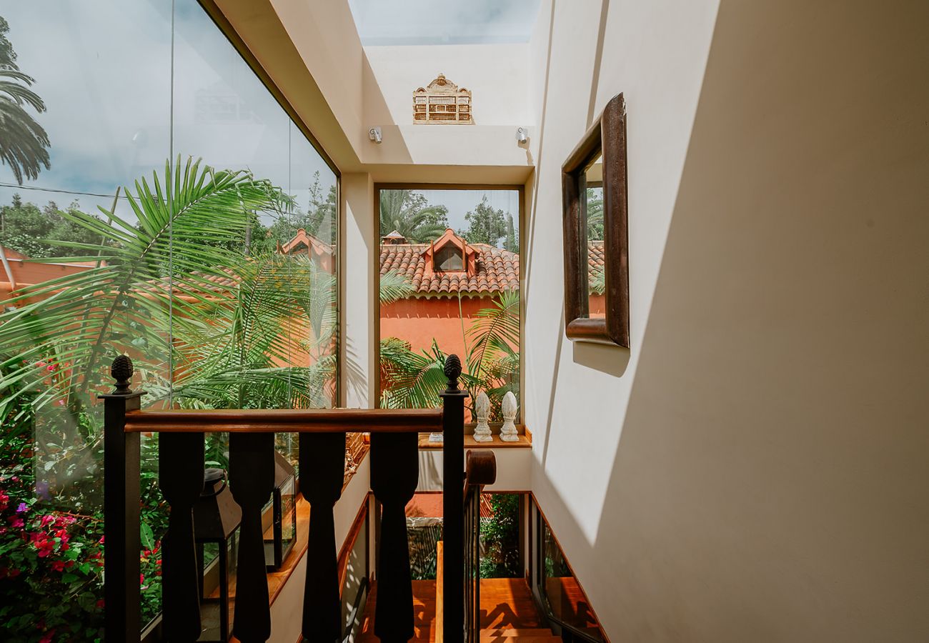 Casa rurale a Tacoronte - HomeForGuest Rural House El Laurel with terrace and large gardens