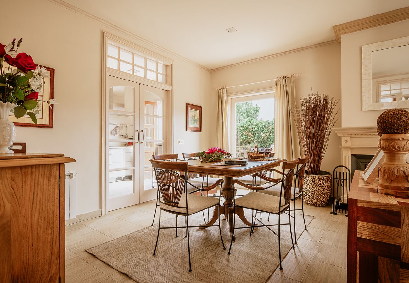 Casa rurale a Tacoronte - HomeForGuest Rural House El Laurel with terrace and large gardens