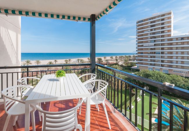  a Playa de Gandía - Condominio di fronte alla spiaggia, aria condizionata e bella terrazza soleggiata.
