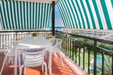 Appartamento a Playa de Gandía - Condominio di fronte alla spiaggia, aria condizionata e bella terrazza soleggiata.