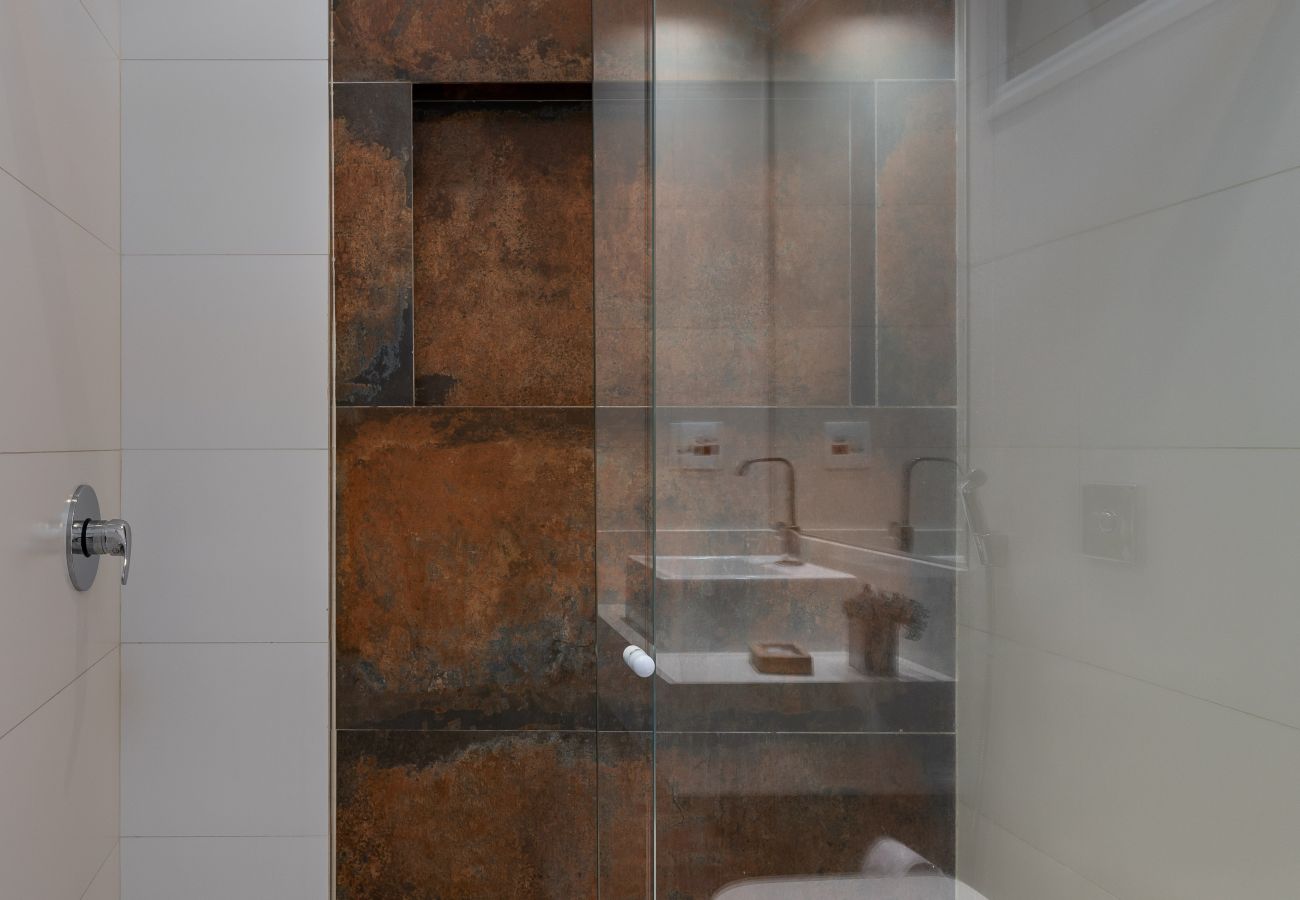 Appartamento a Rio de Janeiro - Moderno em Ipanema | Ótimo para famílias | RE406 Z2