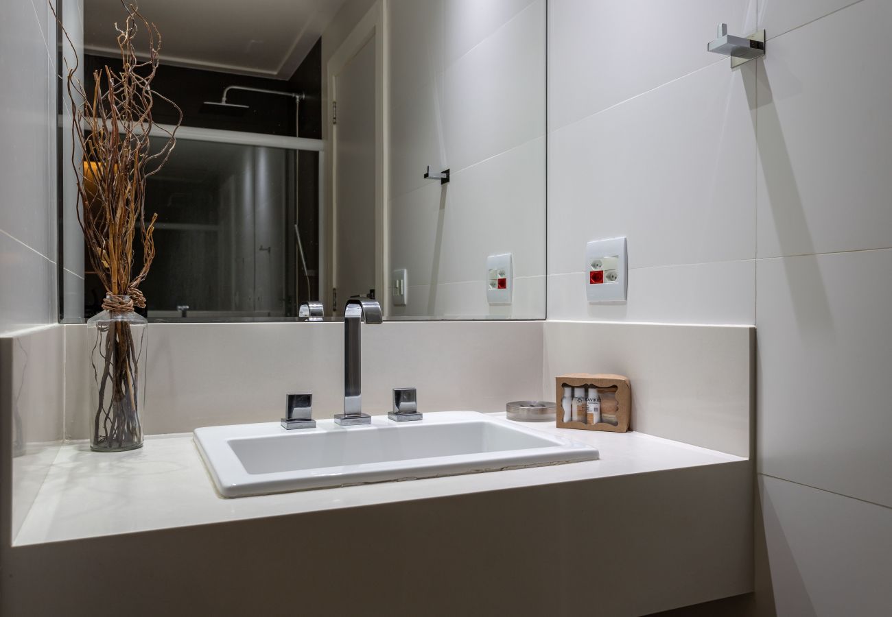 Appartamento a Rio de Janeiro - Moderno em Ipanema | Ótimo para famílias | RE406 Z2