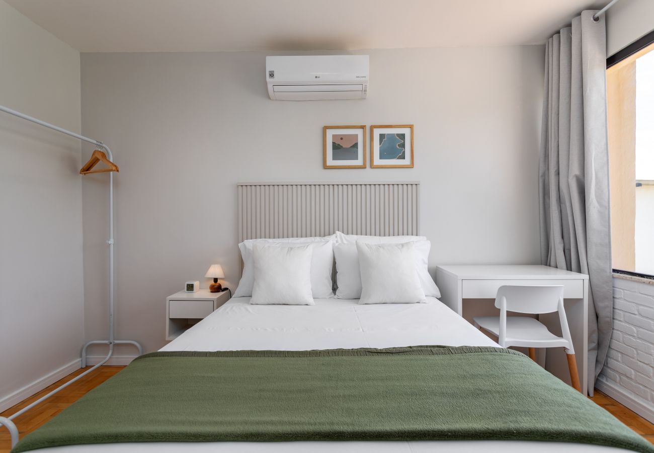 Appartamento a Rio de Janeiro - 2 km da Praia da Alvorada, próximo ao Barra Shopping | AM203