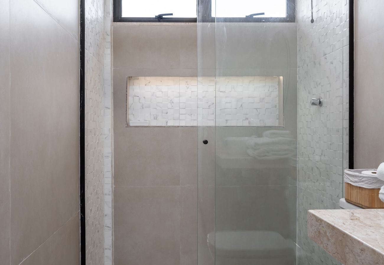 Appartamento a Rio de Janeiro - 2 km da Praia da Alvorada, próximo ao Barra Shopping | AM203