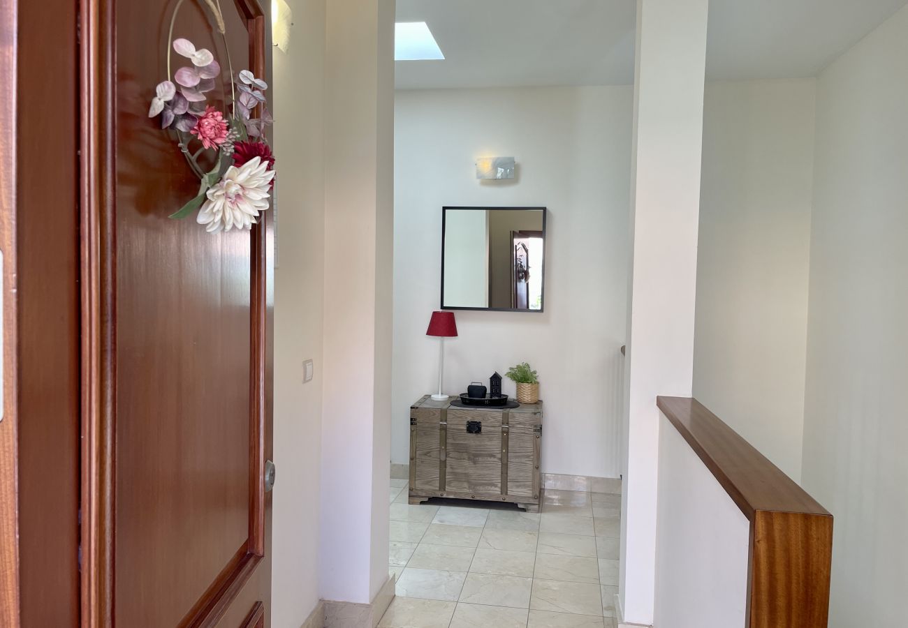 Villa a San Bartolomé de Tirajana - HomeForGuest Villa con piscina privata e vista sul campo da golf