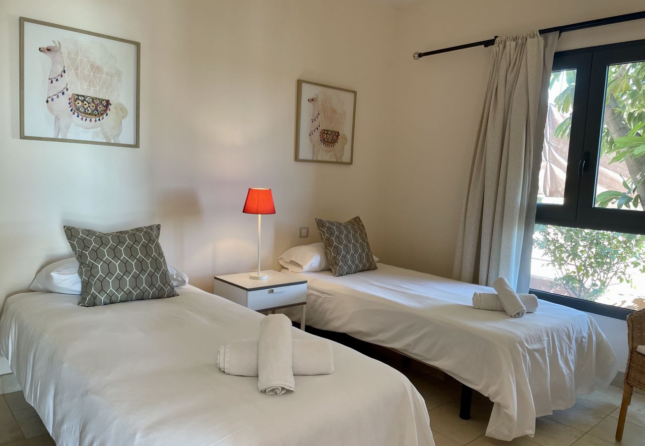 Villa a San Bartolomé de Tirajana - HomeForGuest Villa con piscina privata e vista sul campo da golf