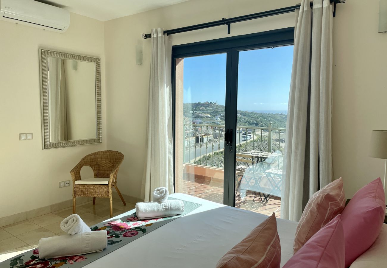 Villa a San Bartolomé de Tirajana - HomeForGuest Villa con piscina privata e vista sul campo da golf