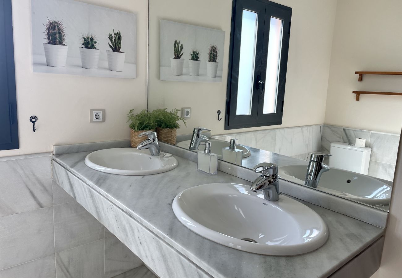 Villa a San Bartolomé de Tirajana - HomeForGuest Villa con piscina privata e vista sul campo da golf