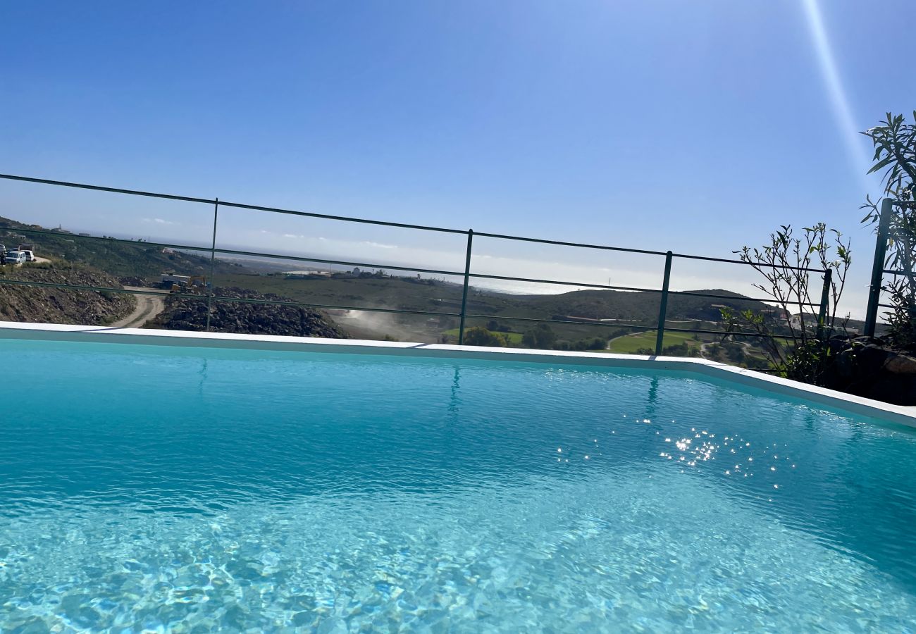 Villa a San Bartolomé de Tirajana - HomeForGuest Villa con piscina privata e vista sul campo da golf
