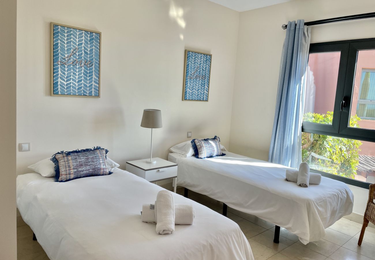 Villa a San Bartolomé de Tirajana - HomeForGuest Villa a Salobre Golf 5 con piscina privata e vista sul campo da golf