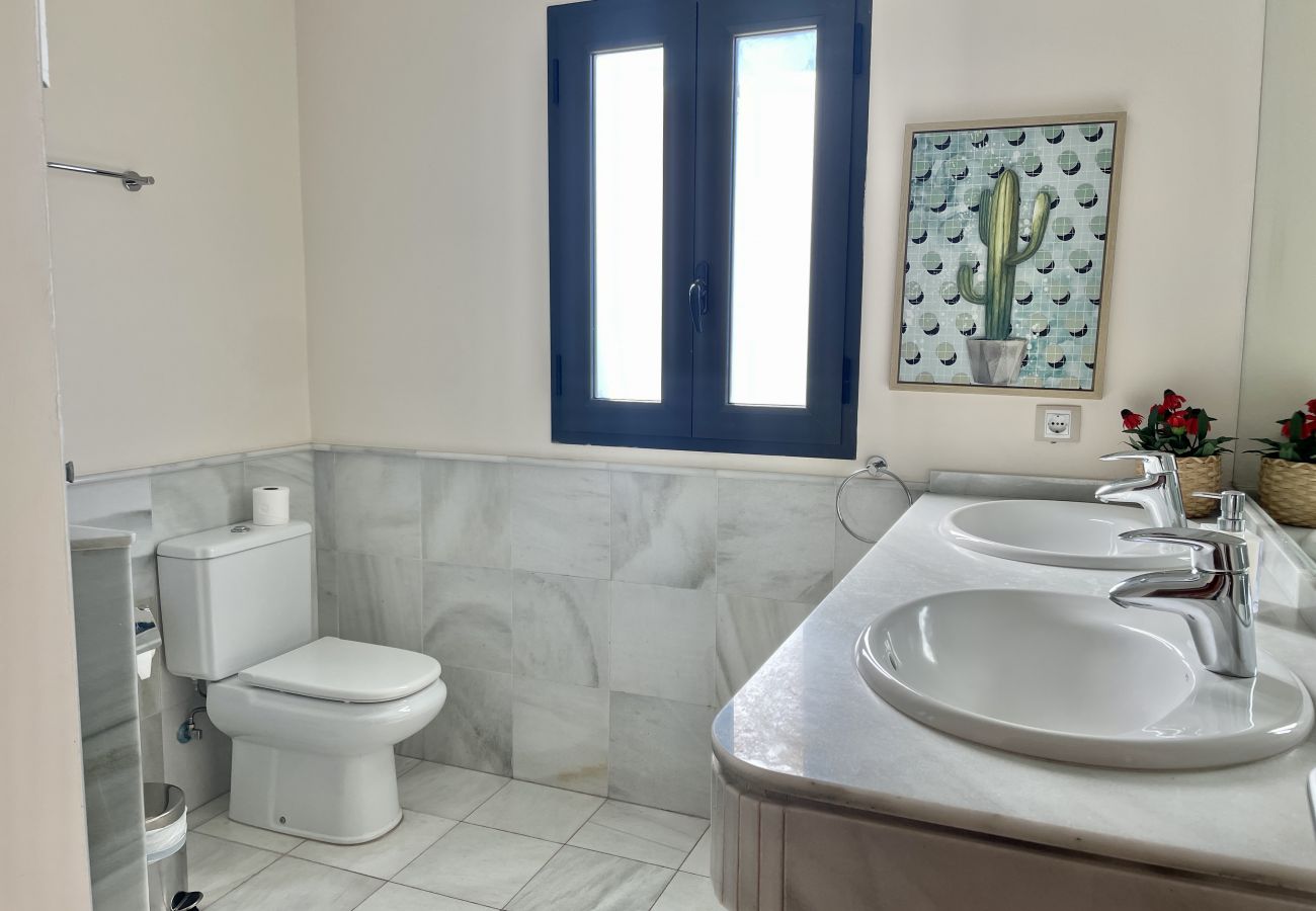 Villa a San Bartolomé de Tirajana - HomeForGuest Villa a Salobre Golf 5 con piscina privata e vista sul campo da golf