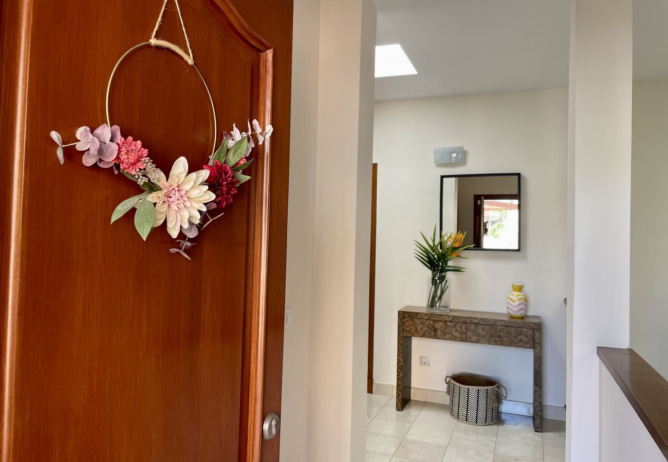 Villa a San Bartolomé de Tirajana - HomeForGuest Villa a Salobre Golf 5 con piscina privata e vista sul campo da golf